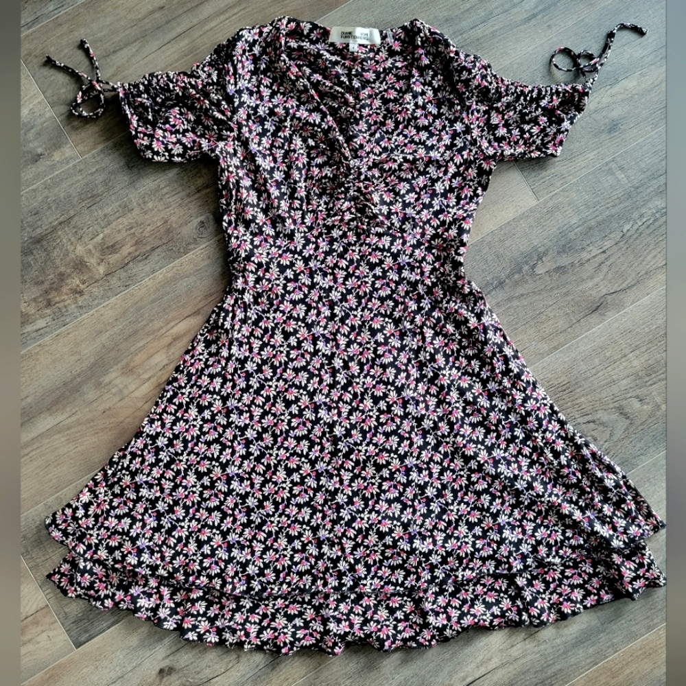 Diane Von Furstenberg Carin Mini Dress Size 4